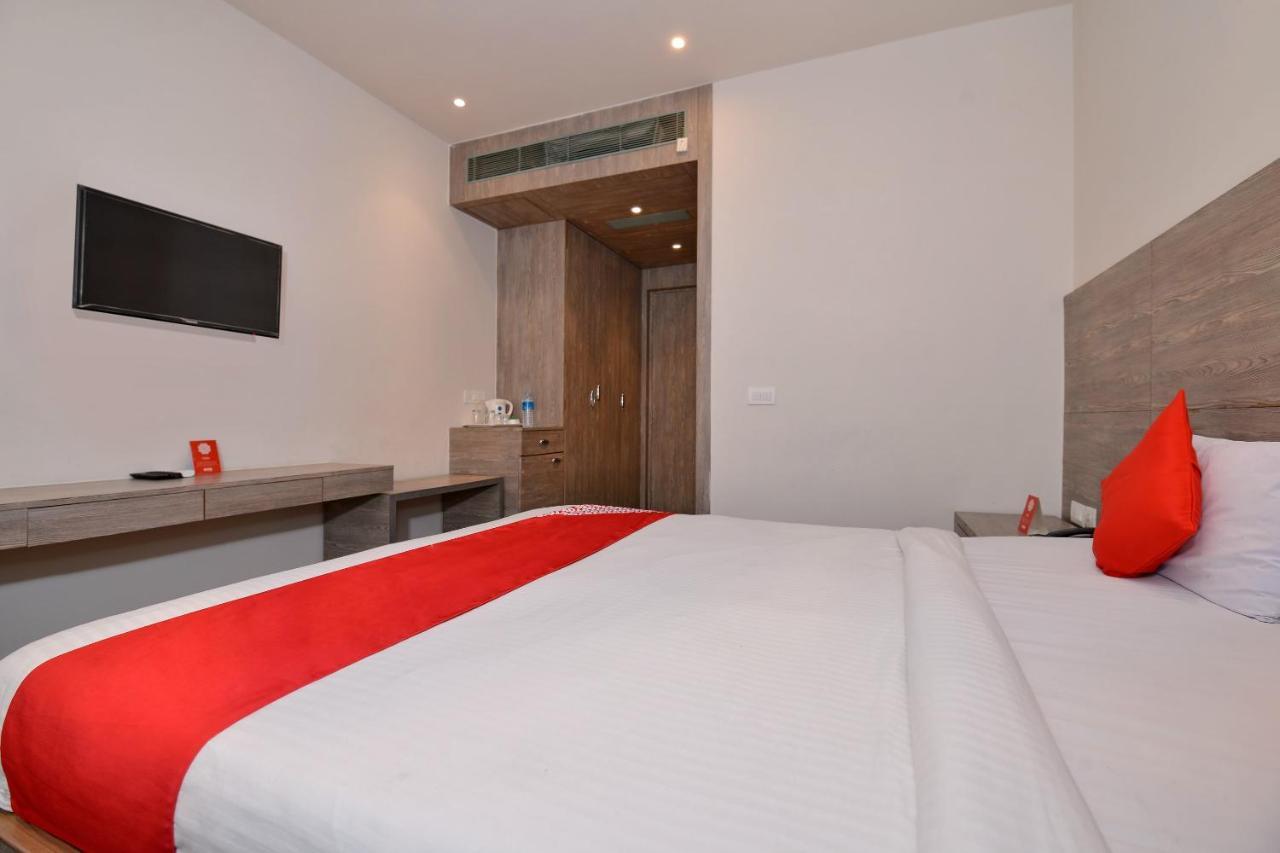 Vaccinated Staff - Capital O 7899 Casa Hotel โกลกาตา ภายนอก รูปภาพ
