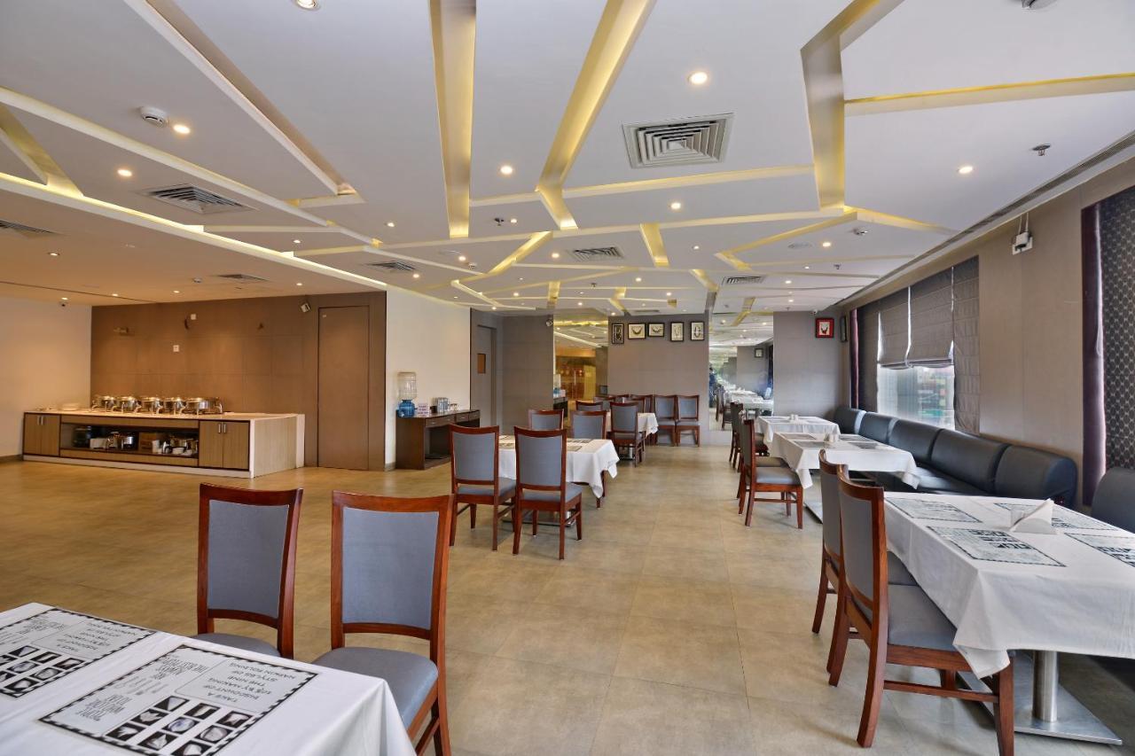 Vaccinated Staff - Capital O 7899 Casa Hotel โกลกาตา ภายนอก รูปภาพ