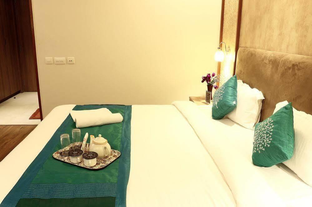 Vaccinated Staff - Capital O 7899 Casa Hotel โกลกาตา ภายนอก รูปภาพ